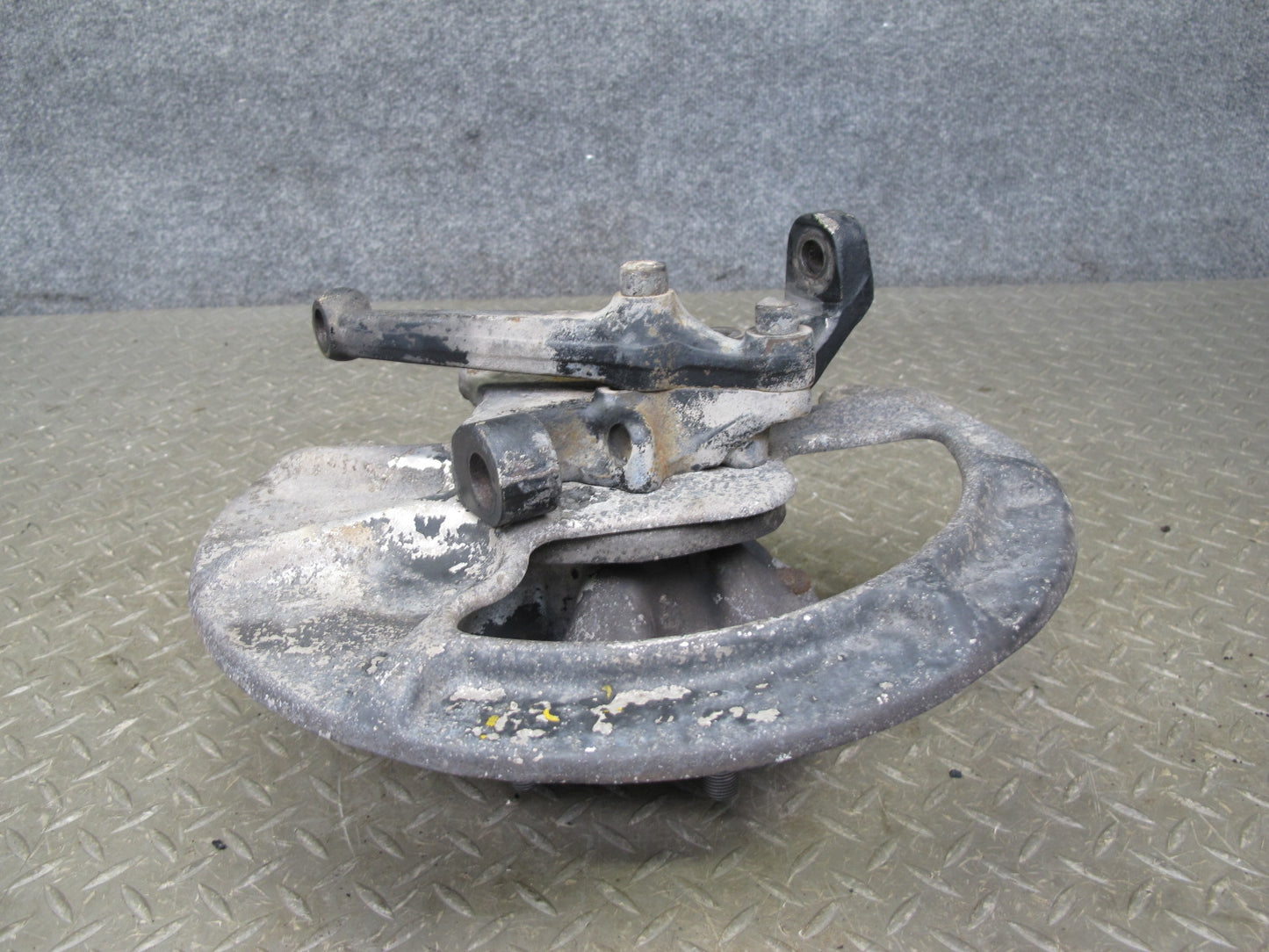1983-1985 Porsche 928 S Front Left Driver Side Spindle Knuckle Wheel Hub Bearing
