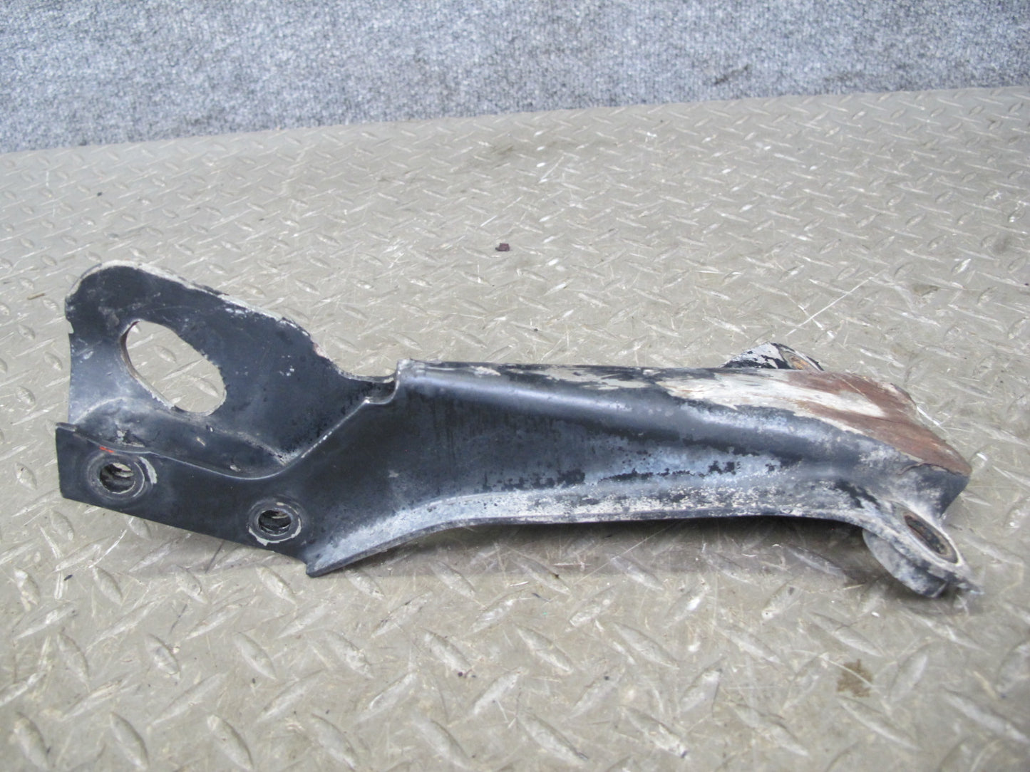 1983-1991 Porsche 928 S Front Right Side Lower Control Arm Bracket Set of 3