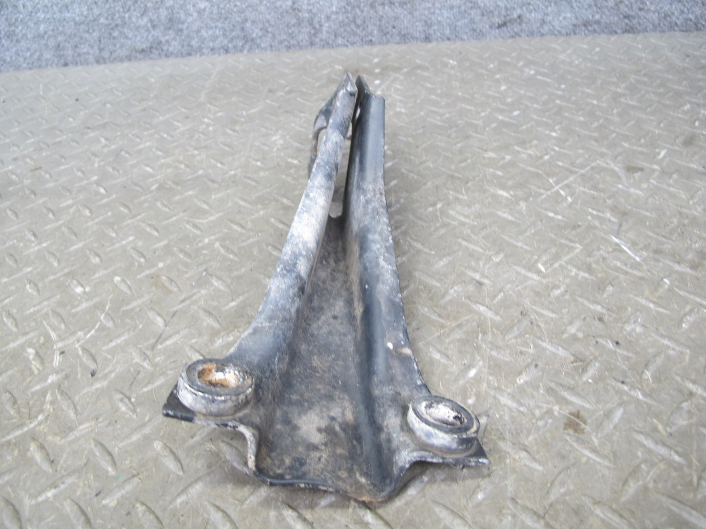 1983-1991 Porsche 928 S Front Right Side Lower Control Arm Bracket Set of 3