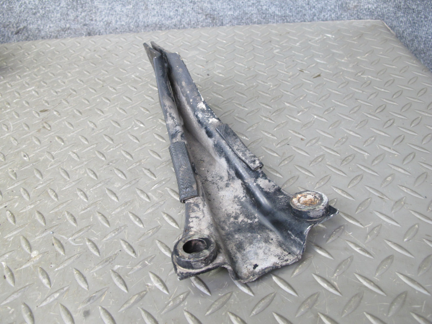 1983-1991 Porsche 928 S Front Left Side Lower Control Arm Bracket Set of 3