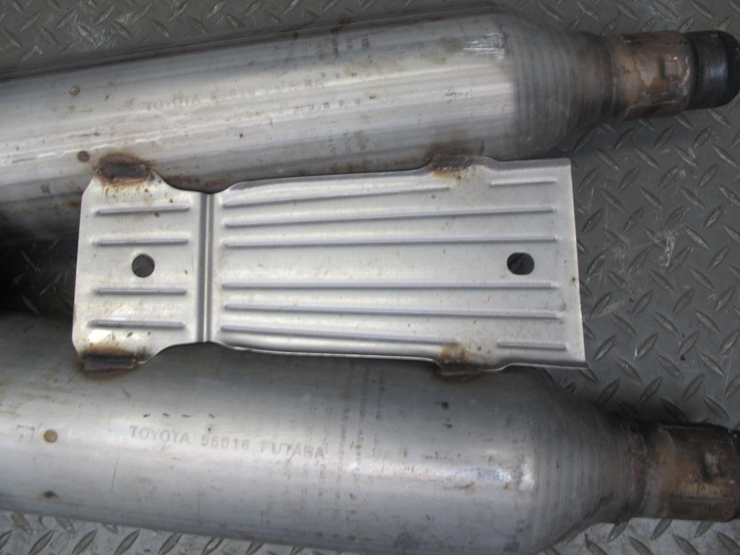 01-06 Lexus LS430 UCF30L Center Exhaust Pipe OEM