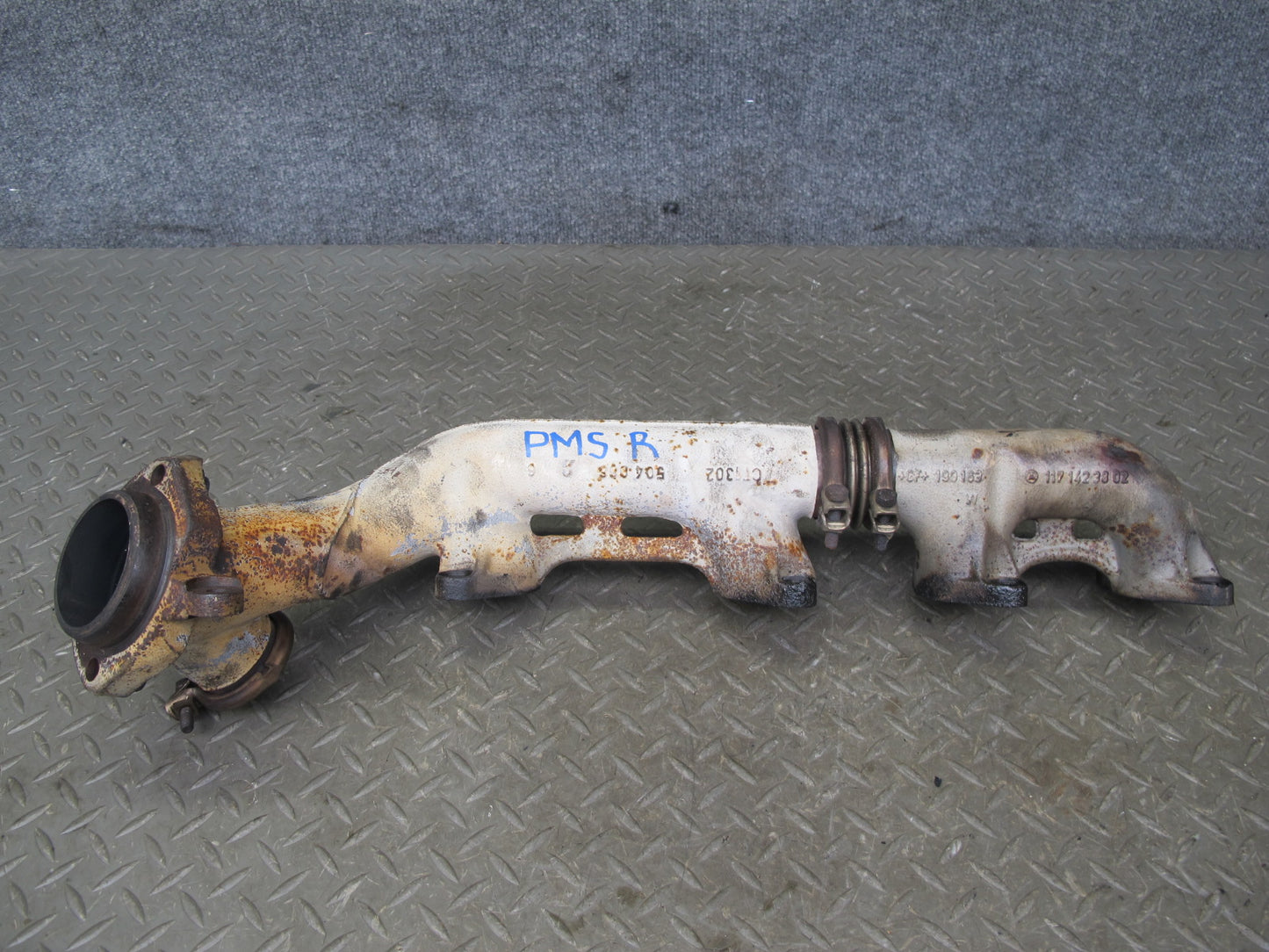86-91 Mercedes W126 C126 Right Exhaust Manifold 1171423802 OEM
