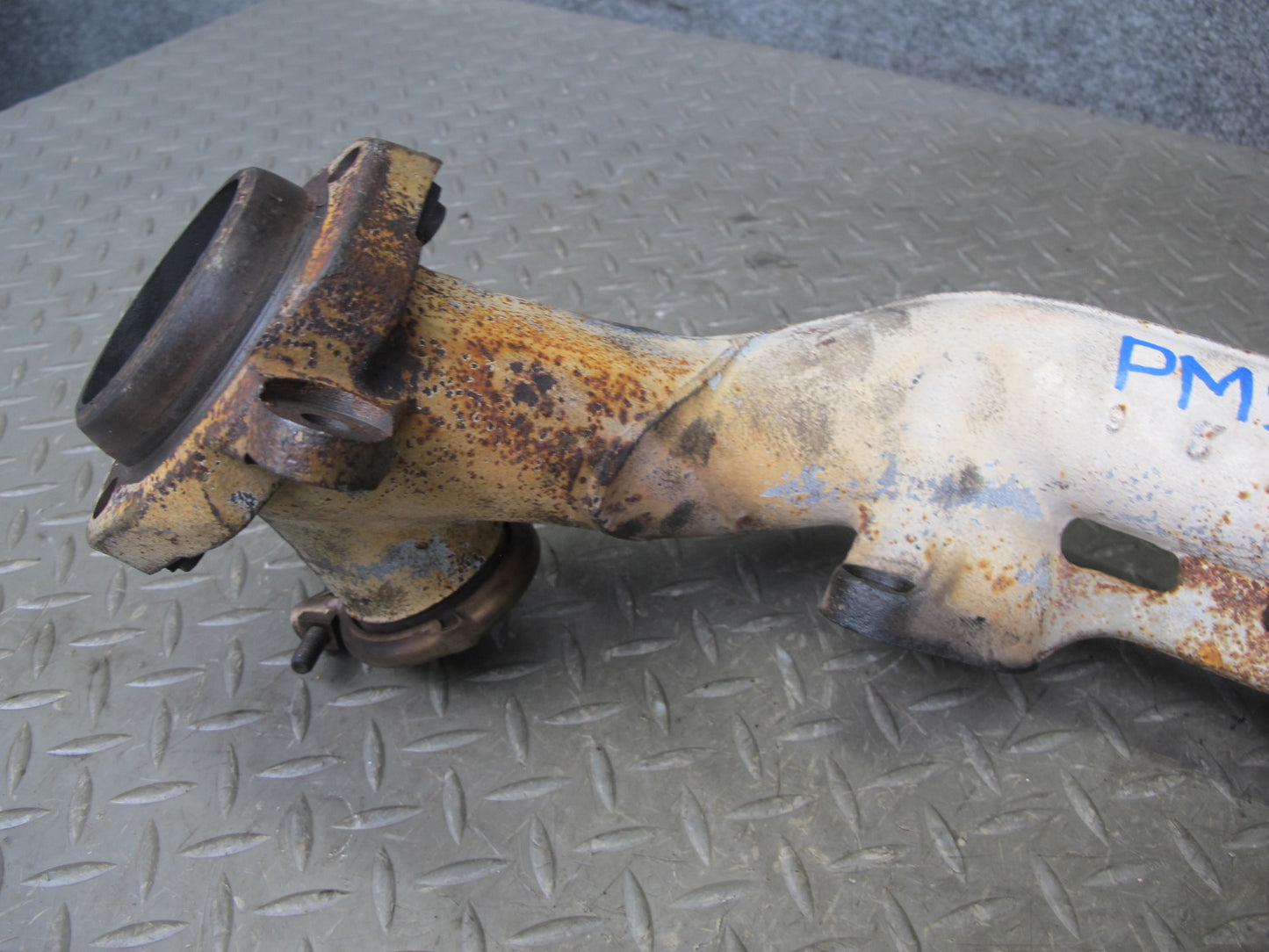 86-91 Mercedes W126 C126 Right Exhaust Manifold 1171423802 OEM