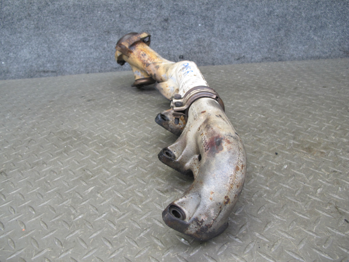 86-91 Mercedes W126 C126 Right Exhaust Manifold 1171423802 OEM