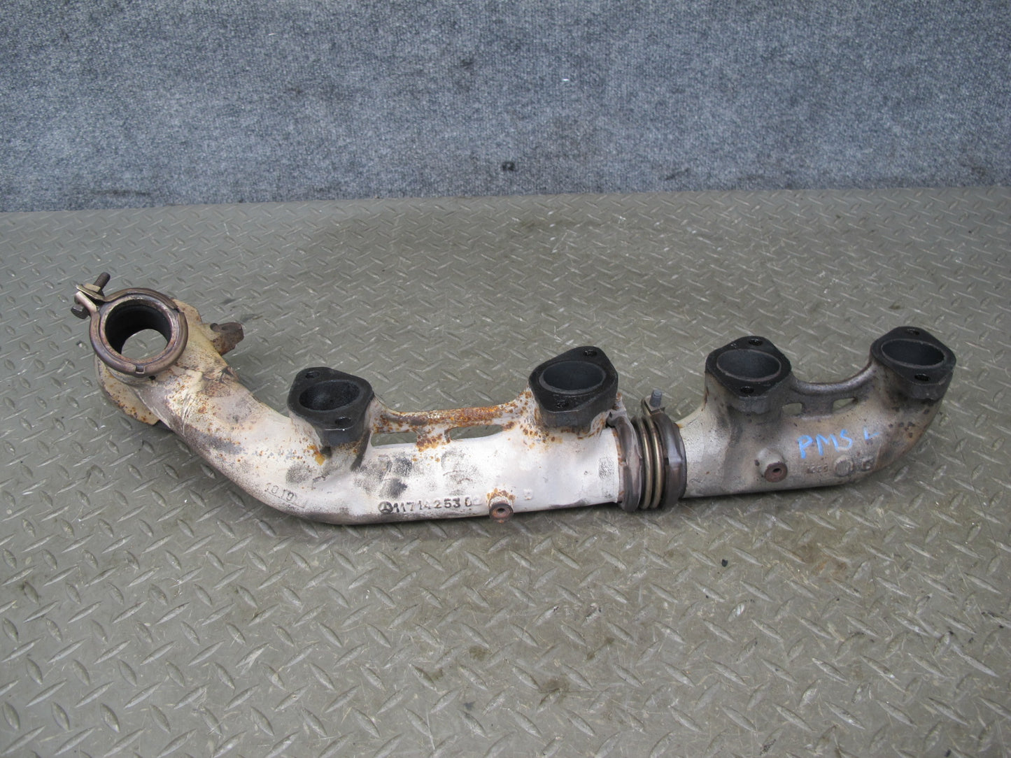86-91 Mercedes W126 C126 Right Exhaust Manifold 1171423802 OEM