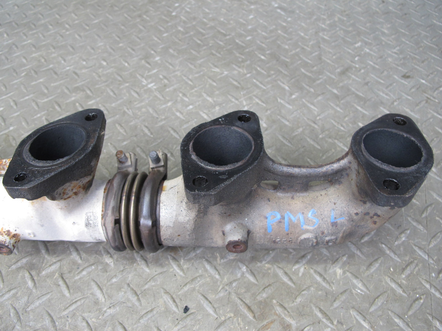 86-91 Mercedes W126 C126 Right Exhaust Manifold 1171423802 OEM