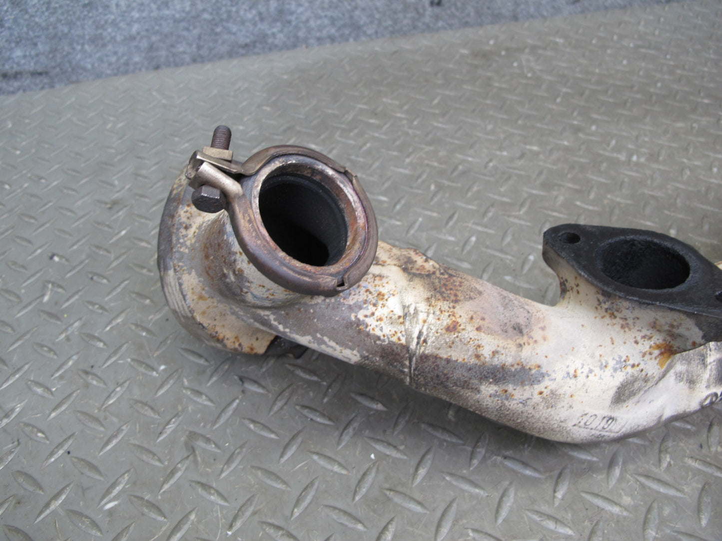 86-91 Mercedes W126 C126 Right Exhaust Manifold 1171423802 OEM