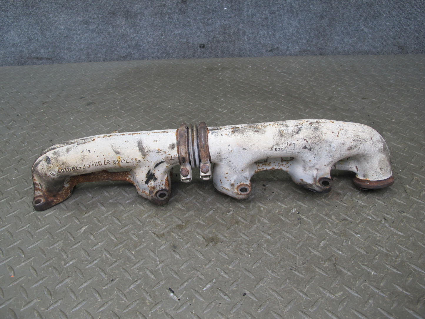 86-91 Mercedes W126 C126 Left Exhaust Manifold 1171423702 OEM