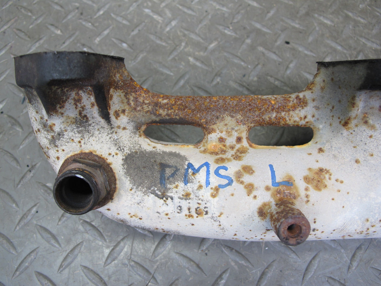 86-91 Mercedes W126 C126 Left Exhaust Manifold 1171423702 OEM