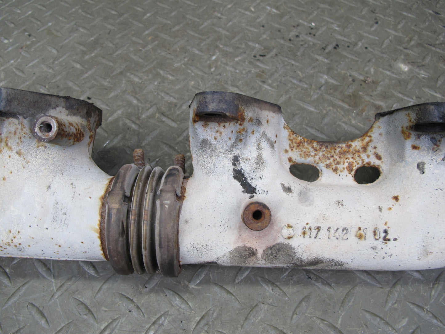 86-91 Mercedes W126 C126 Left Exhaust Manifold 1171423702 OEM
