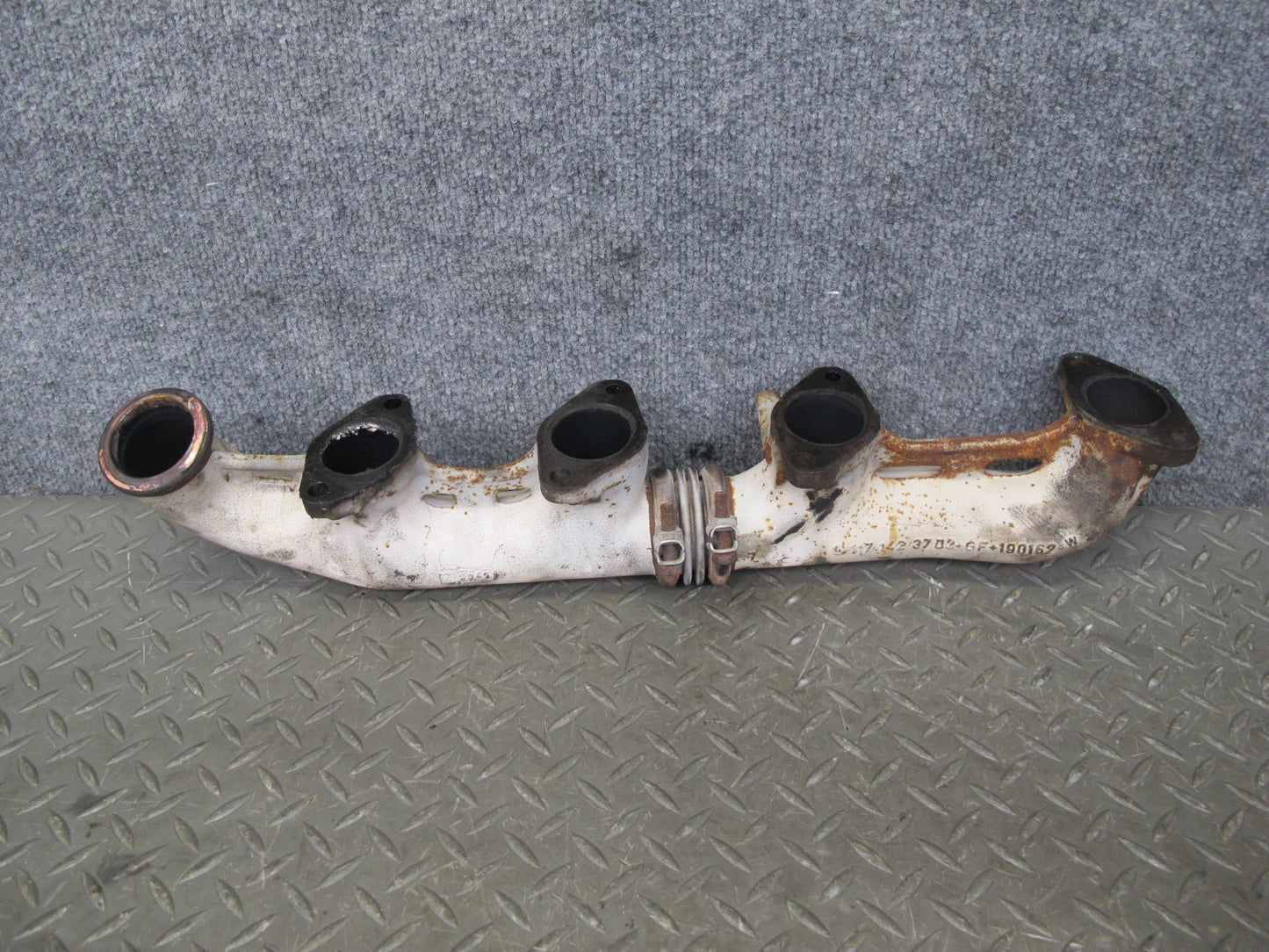 86-91 Mercedes W126 C126 Left Exhaust Manifold 1171423702 OEM