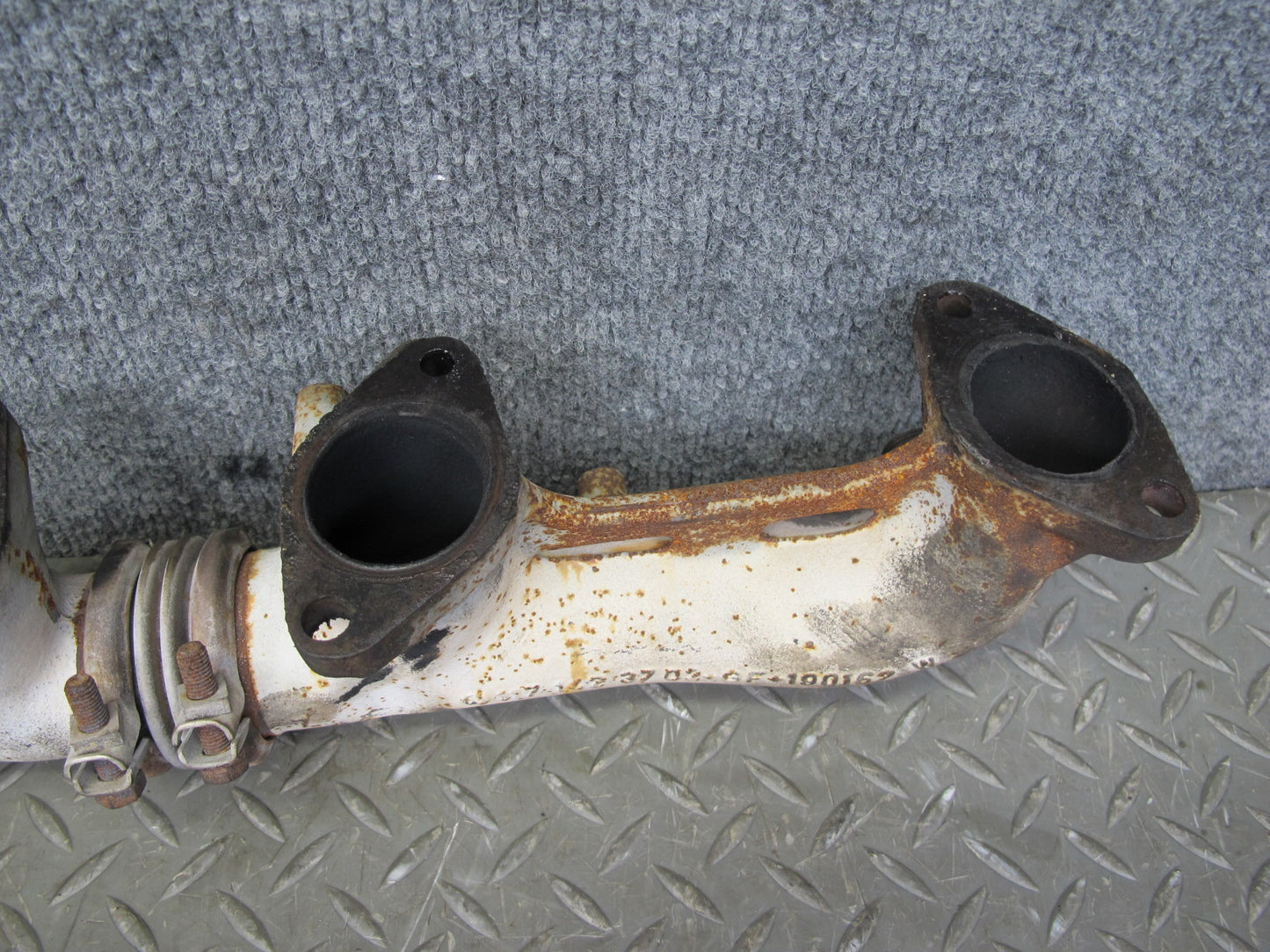 86-91 Mercedes W126 C126 Left Exhaust Manifold 1171423702 OEM