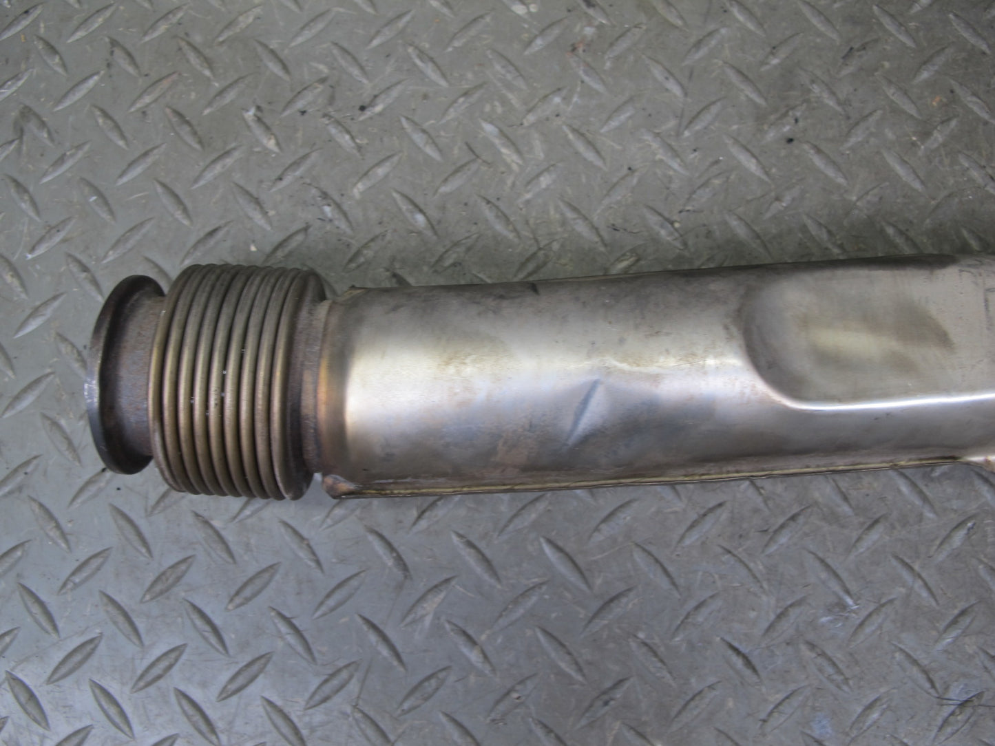 86-91 Mercedes W126 C126 M117 Exhaust Manifold Pipe Line 1161404814 OEM
