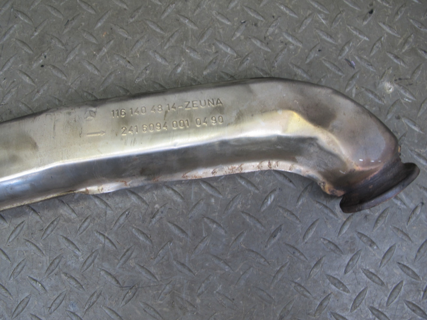 86-91 Mercedes W126 C126 M117 Exhaust Manifold Pipe Line 1161404814 OEM