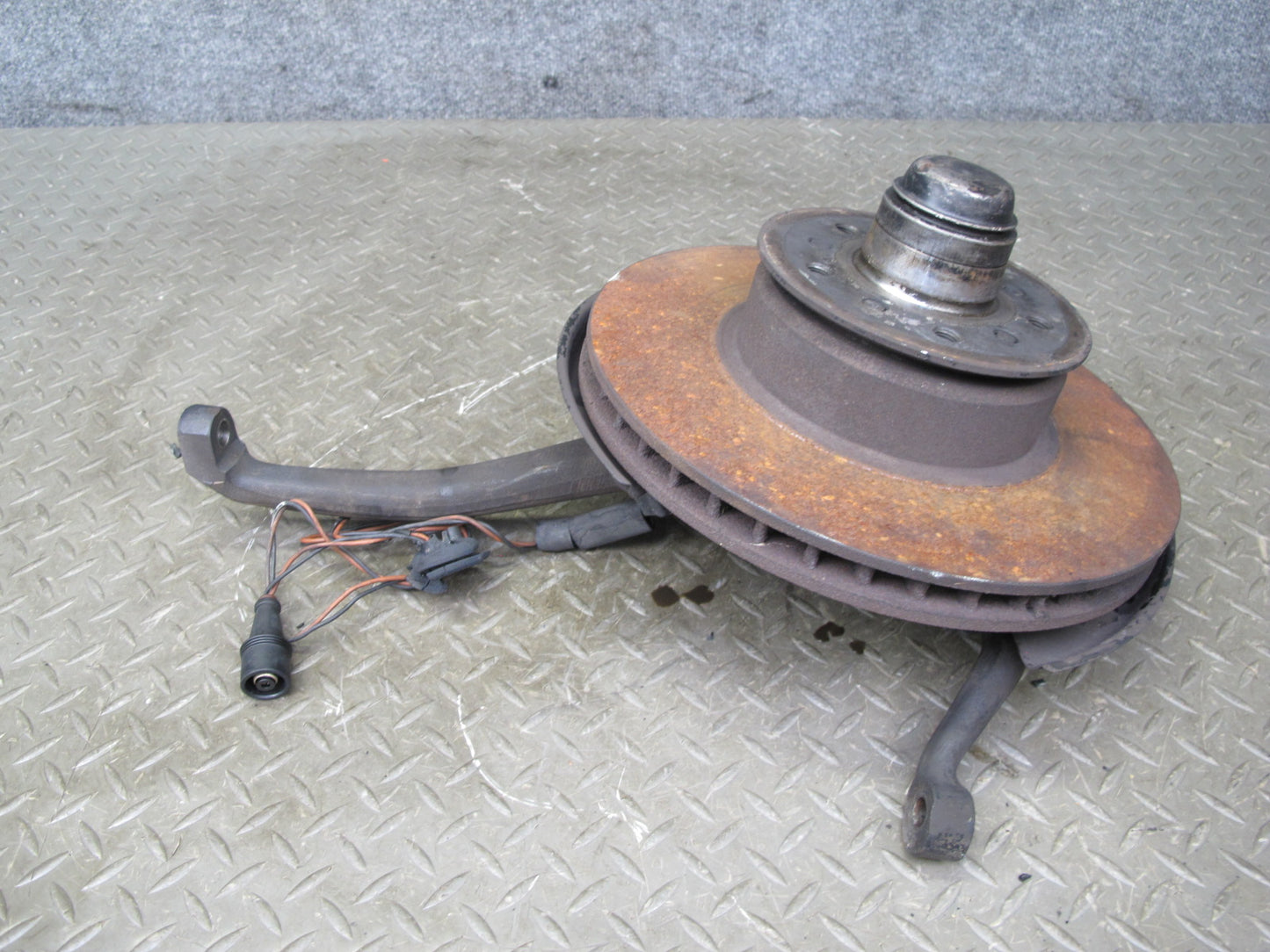 86-91 Mercedes W126 C126 Front Right Spindle Knuckle Wheel Hub Bearing Rotor OEM