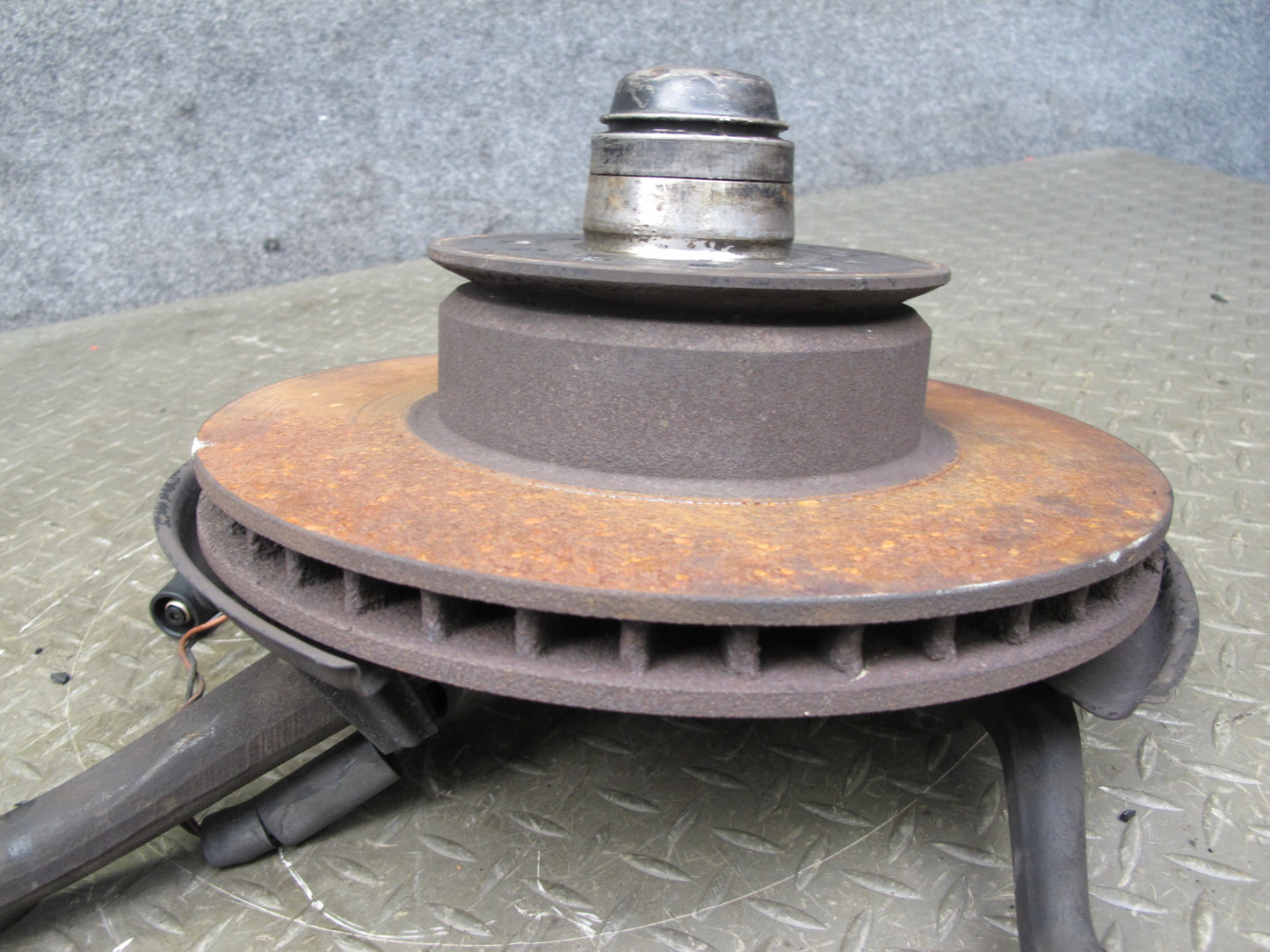 86-91 Mercedes W126 C126 Front Right Spindle Knuckle Wheel Hub Bearing Rotor OEM