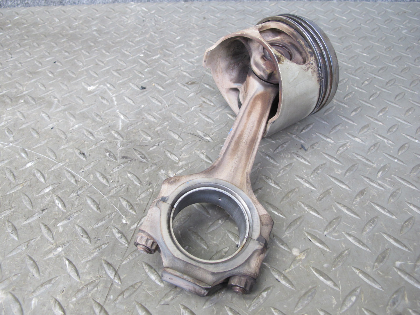 90-91 Mercedes W126 5.6 M117 117.968 Set of 8 Engine Piston w Connecting Rod OEM
