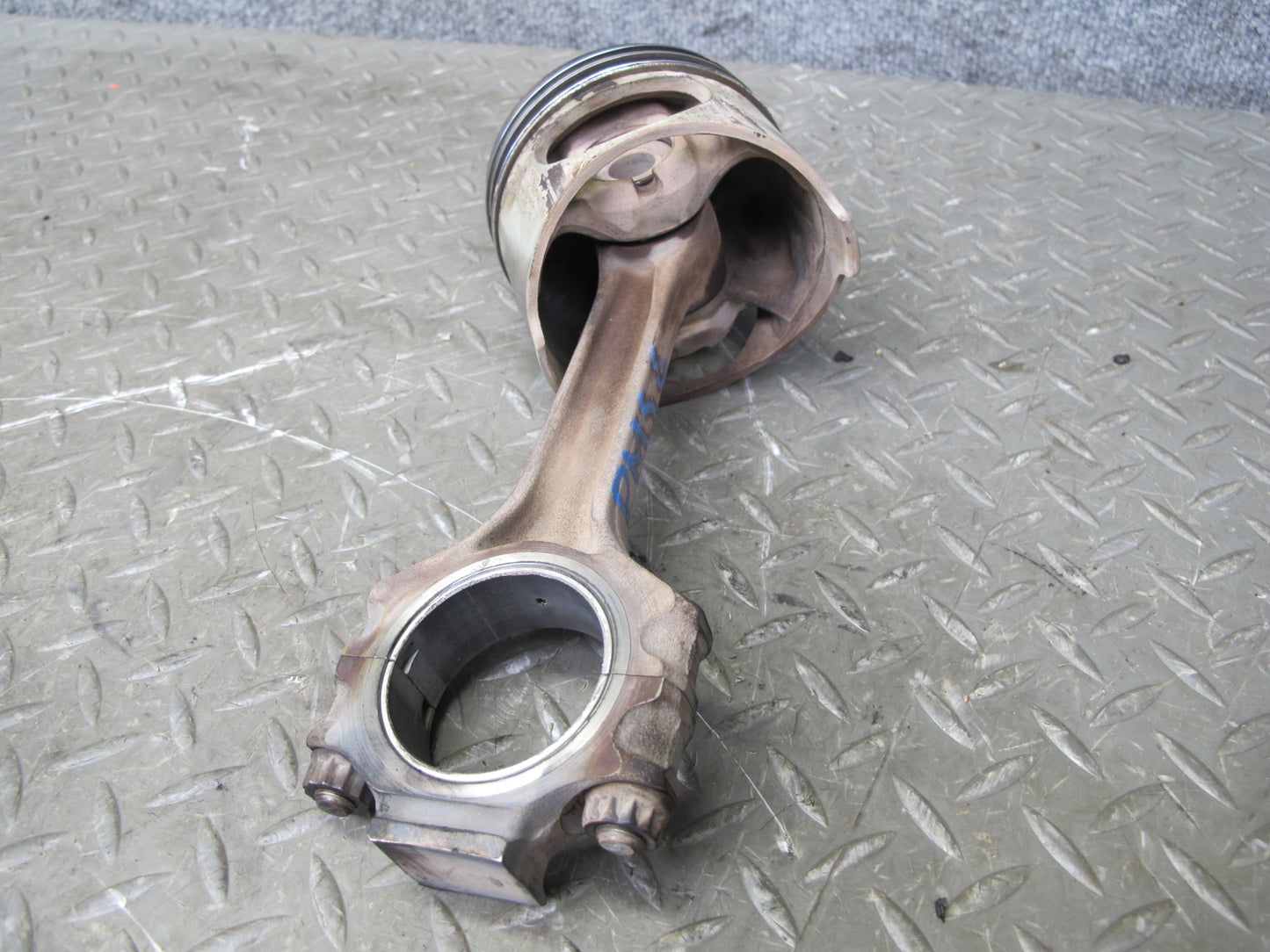 90-91 Mercedes W126 5.6 M117 117.968 Set of 8 Engine Piston w Connecting Rod OEM