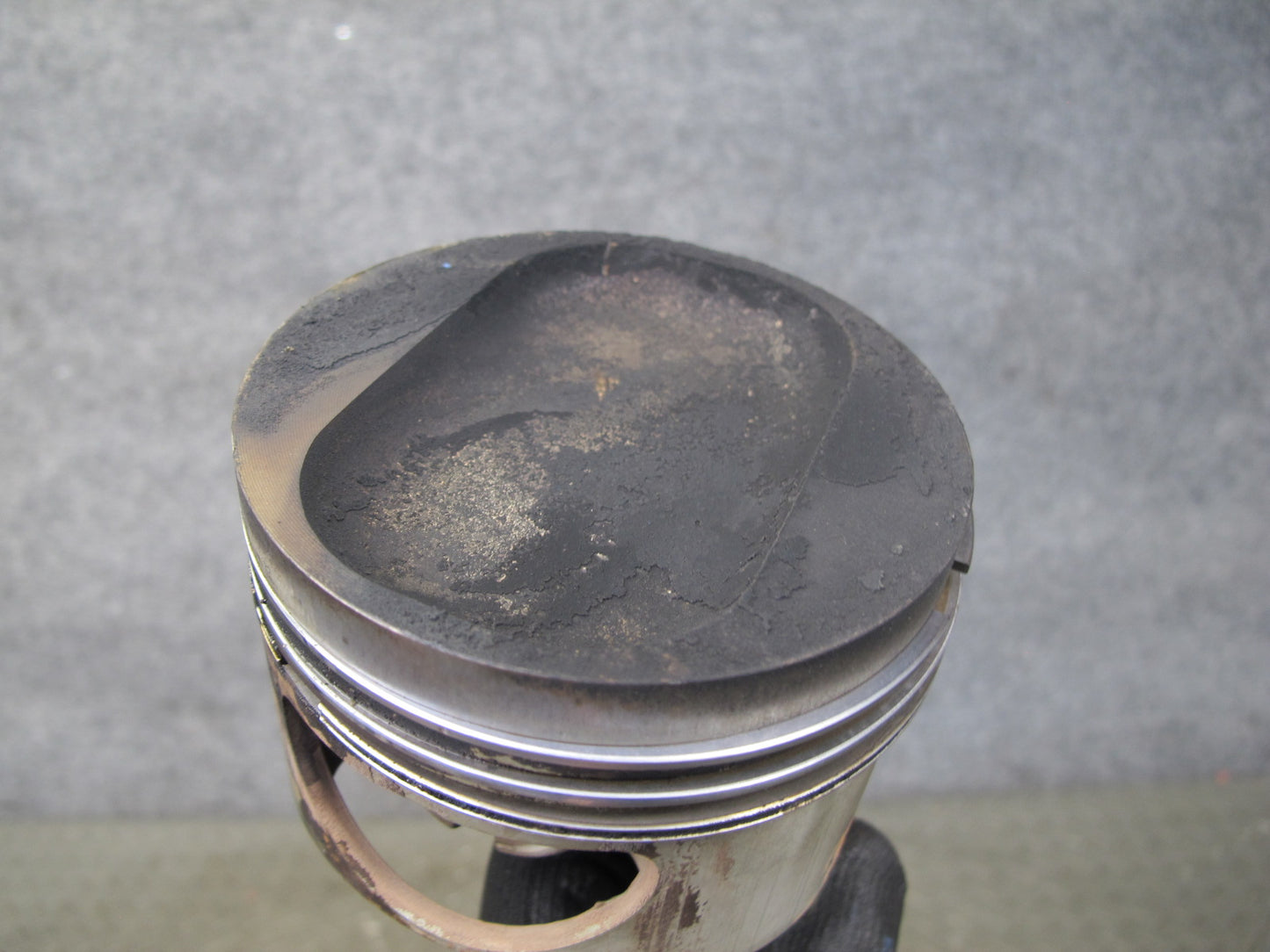 90-91 Mercedes W126 5.6 M117 117.968 Set of 8 Engine Piston w Connecting Rod OEM