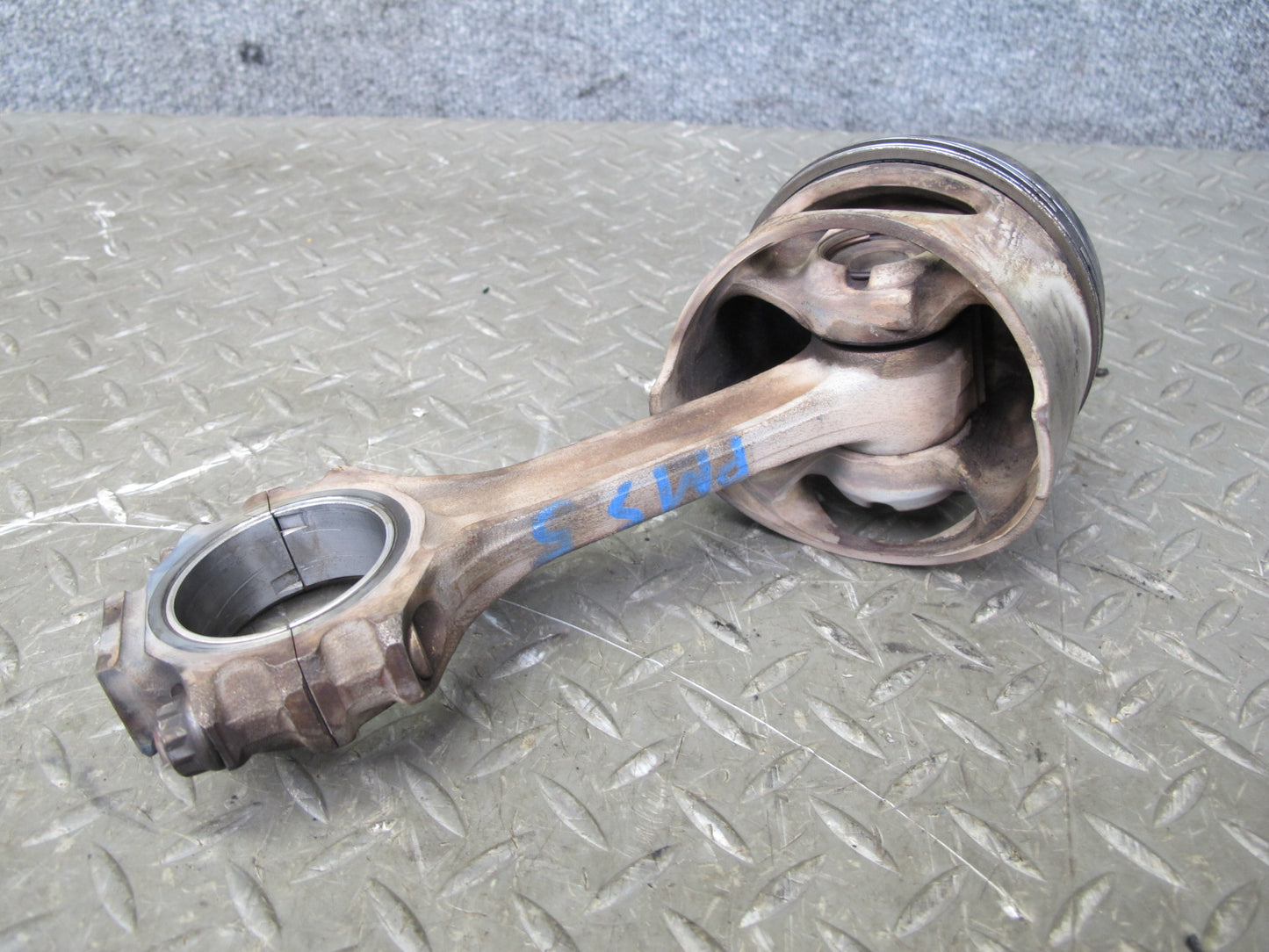 90-91 Mercedes W126 5.6 M117 117.968 Set of 8 Engine Piston w Connecting Rod OEM