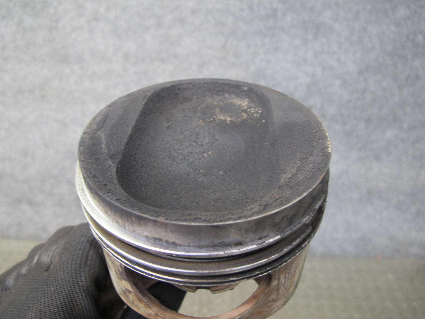 90-91 Mercedes W126 5.6 M117 117.968 Set of 8 Engine Piston w Connecting Rod OEM