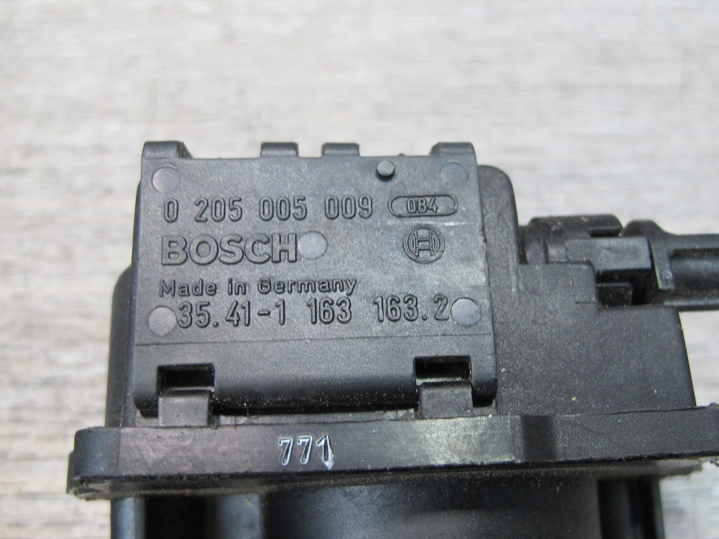 96-99 BMW E36/7 Z3 1.9L 2.8L Throttle Body Actuator 1163163 OEM