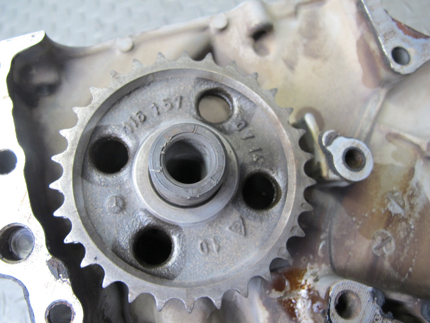 86-91 Mercedes W126 C126 560SEL 560SEC Engine Timing Cover w Hudraulic Pump OEM