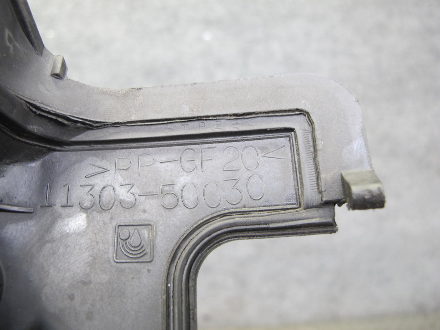 01-06 Lexus LS430 UCF30L 3UZFE Set of 2 Engine Motor Timing Cover OEM