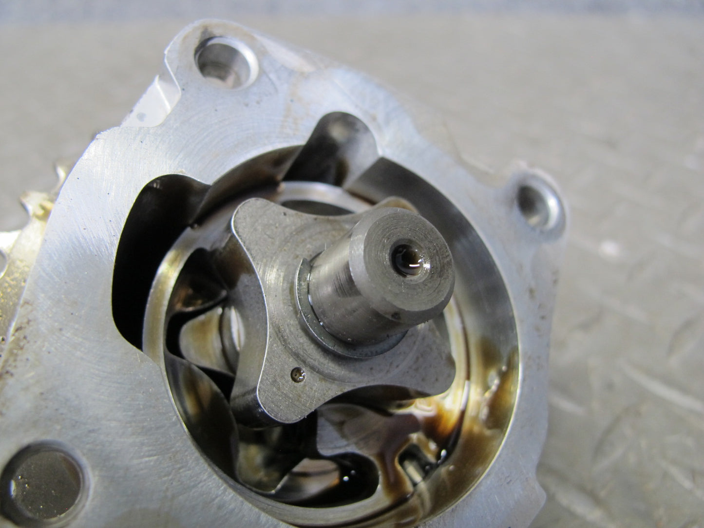 04-08 Mazda RX8 1.3L 13B Engine Motor Oil Pump OEM