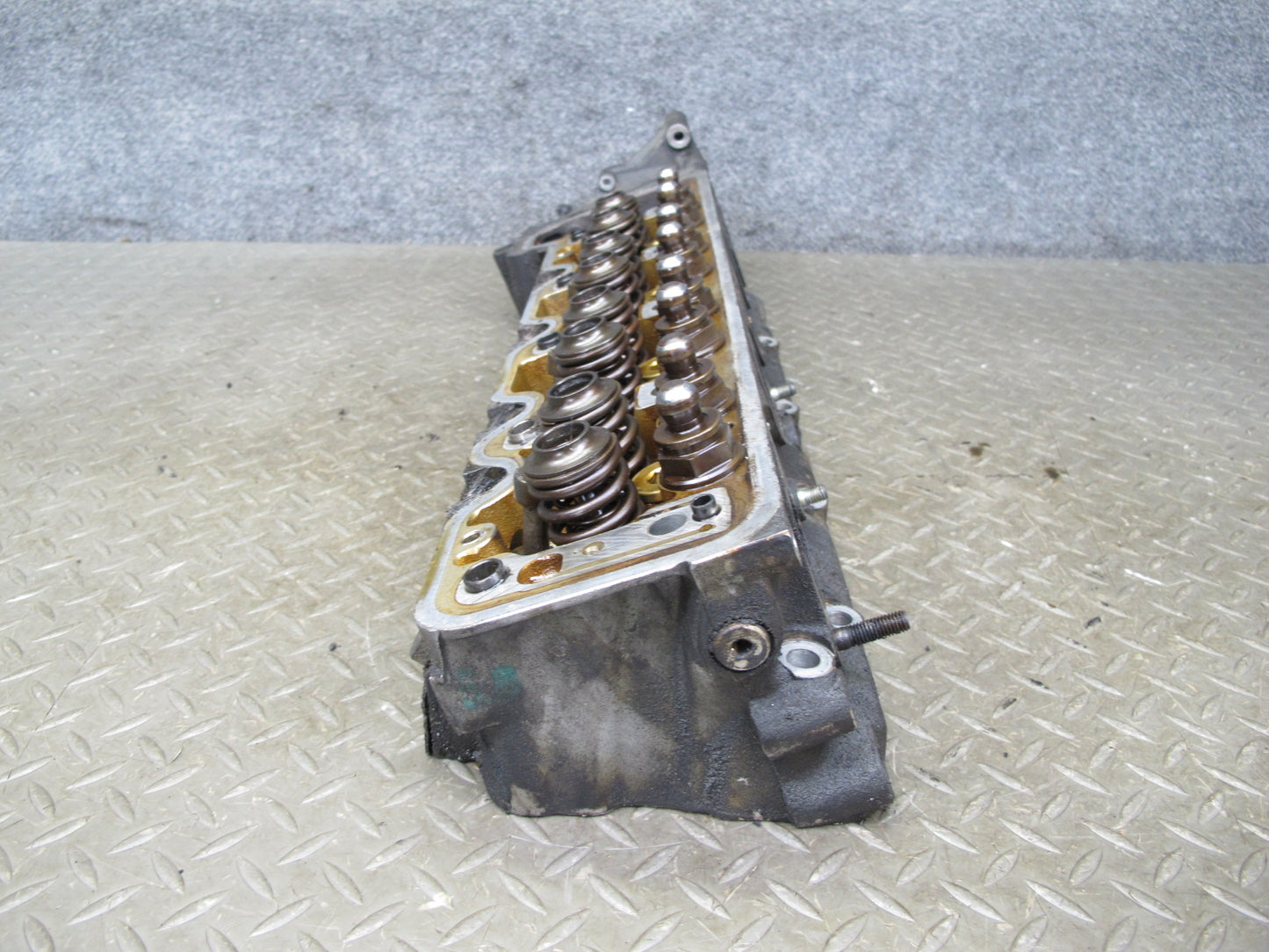 86-91 Mercedes W126 C126 5.6L M117 117.968 Engine Right Cylinder Head OEM