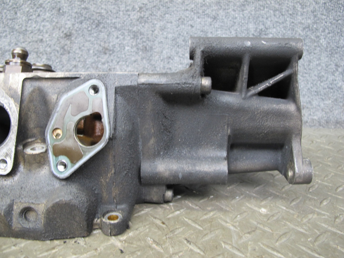 86-91 Mercedes W126 C126 5.6L M117 117.968 Engine Right Cylinder Head OEM