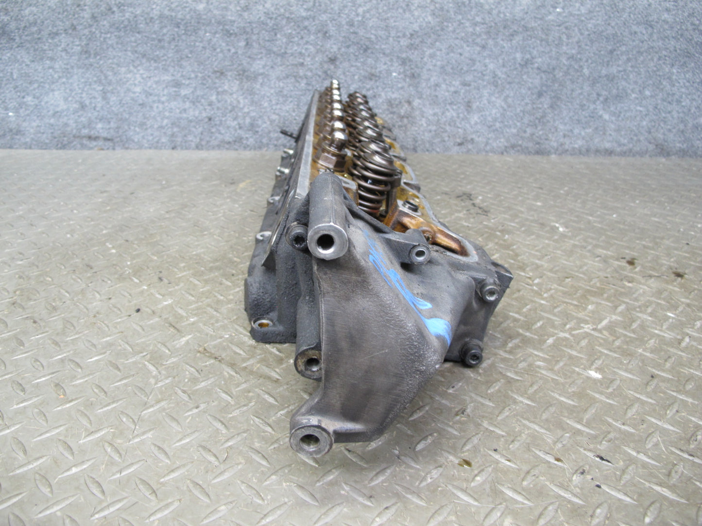 86-91 Mercedes W126 C126 5.6L M117 117.968 Engine Right Cylinder Head OEM