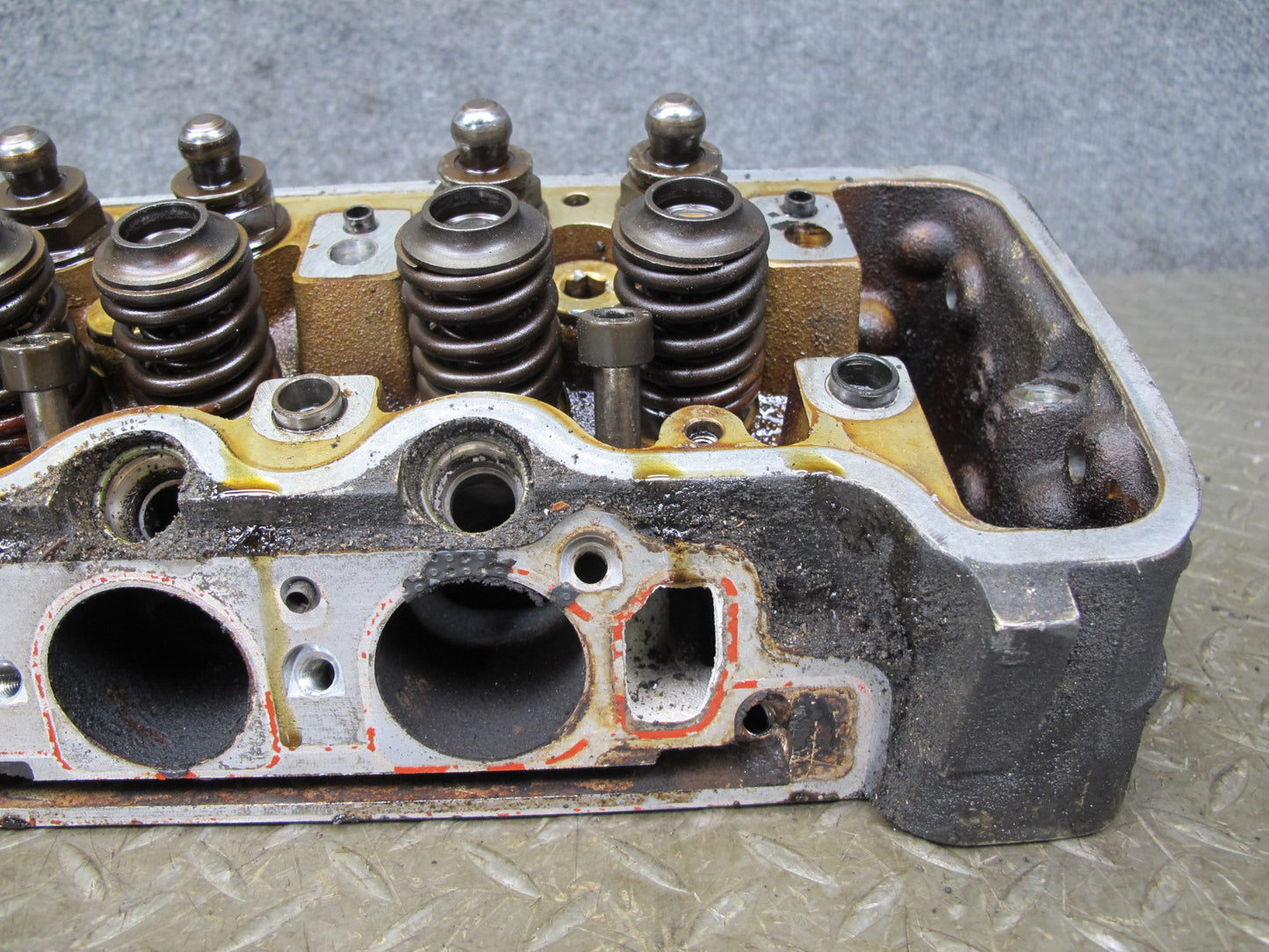 86-91 Mercedes W126 C126 5.6L M117 117.968 Engine Left Cylinder Head OEM
