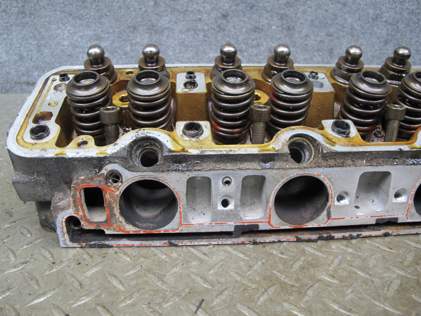 86-91 Mercedes W126 C126 5.6L M117 117.968 Engine Left Cylinder Head OEM