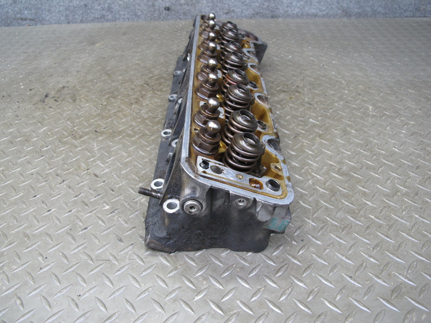 86-91 Mercedes W126 C126 5.6L M117 117.968 Engine Left Cylinder Head OEM