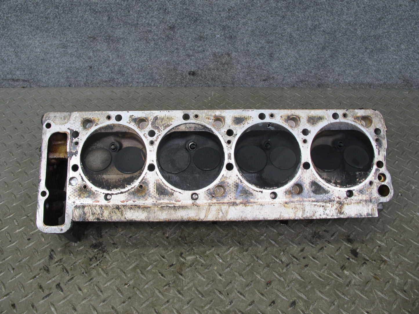 86-91 Mercedes W126 C126 5.6L M117 117.968 Engine Left Cylinder Head OEM