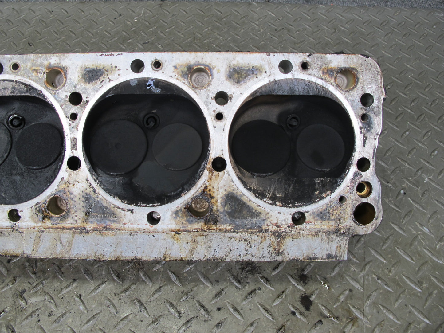 86-91 Mercedes W126 C126 5.6L M117 117.968 Engine Left Cylinder Head OEM