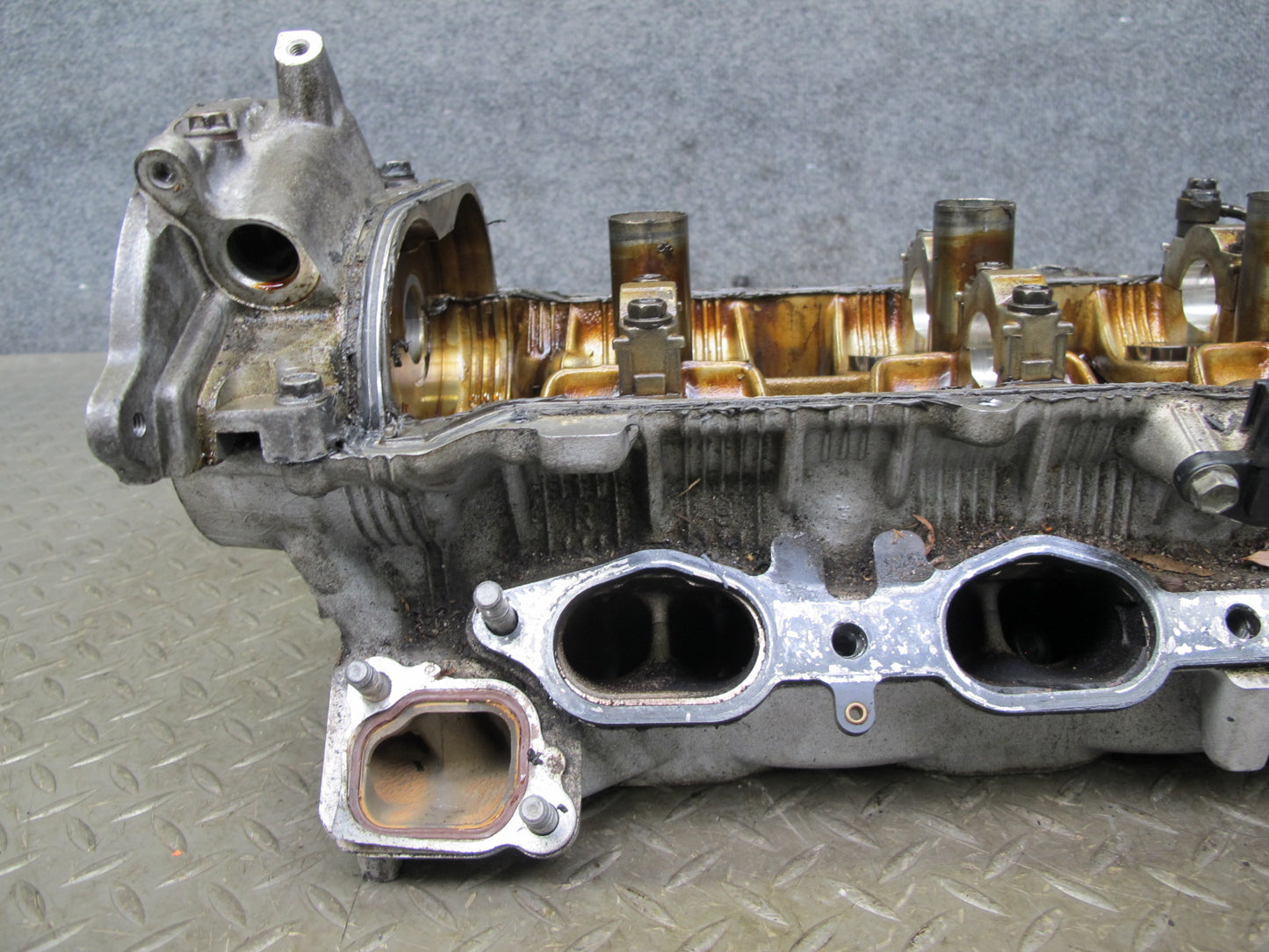 01-06 Lexus LS430 UCF30L 4.3L 3UZFE Right Engine Cylinder Head 120K Miles OEM