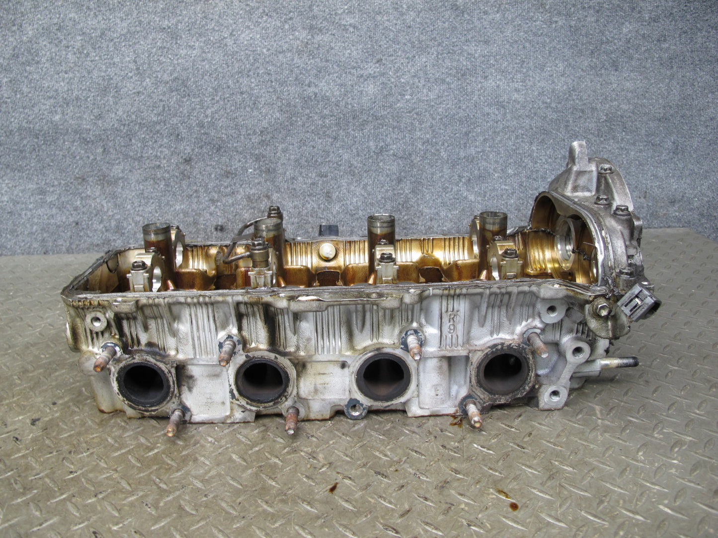 01-06 Lexus LS430 UCF30L 4.3L 3UZFE Right Engine Cylinder Head 120K Miles OEM