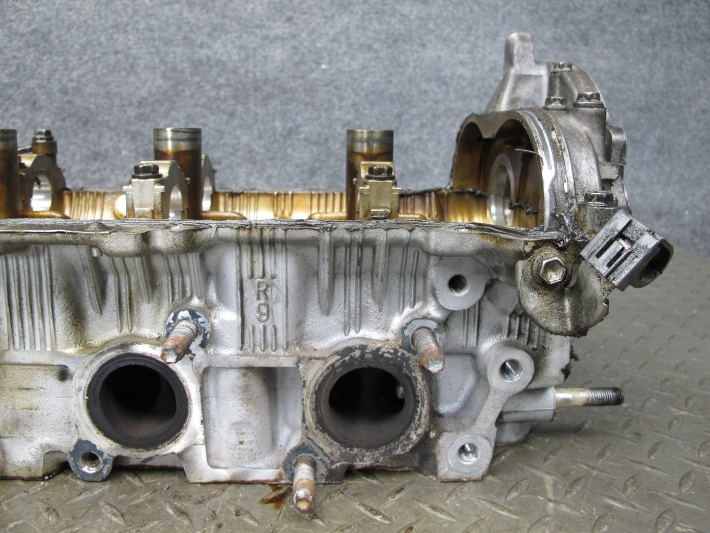 01-06 Lexus LS430 UCF30L 4.3L 3UZFE Right Engine Cylinder Head 120K Miles OEM
