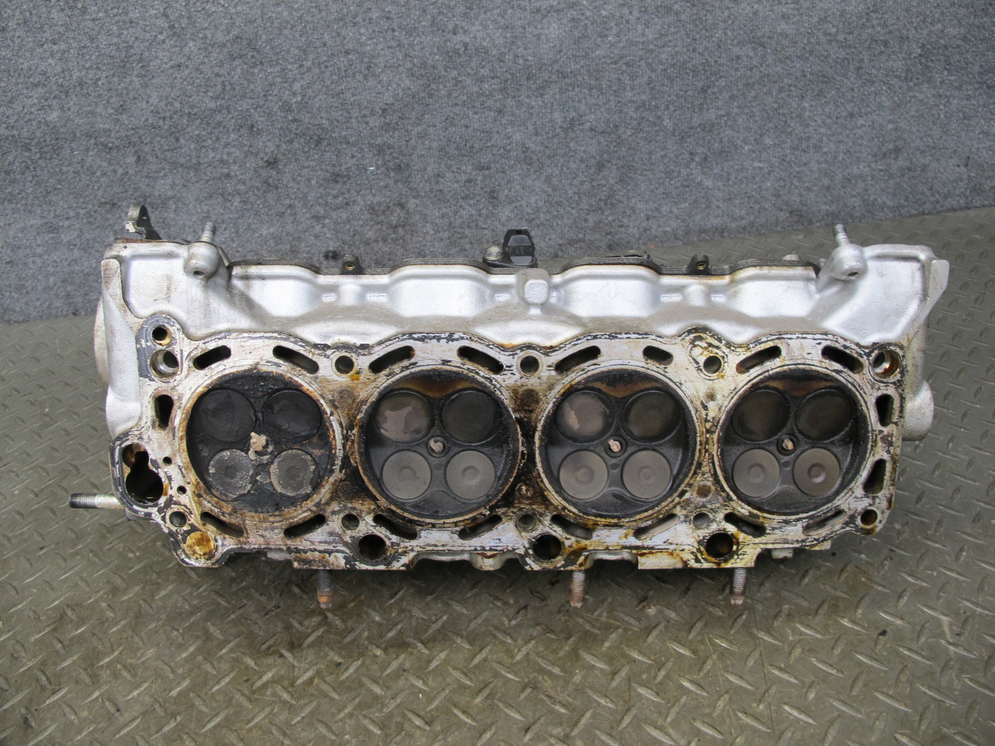 01-06 Lexus LS430 UCF30L 4.3L 3UZFE Right Engine Cylinder Head 120K Miles OEM