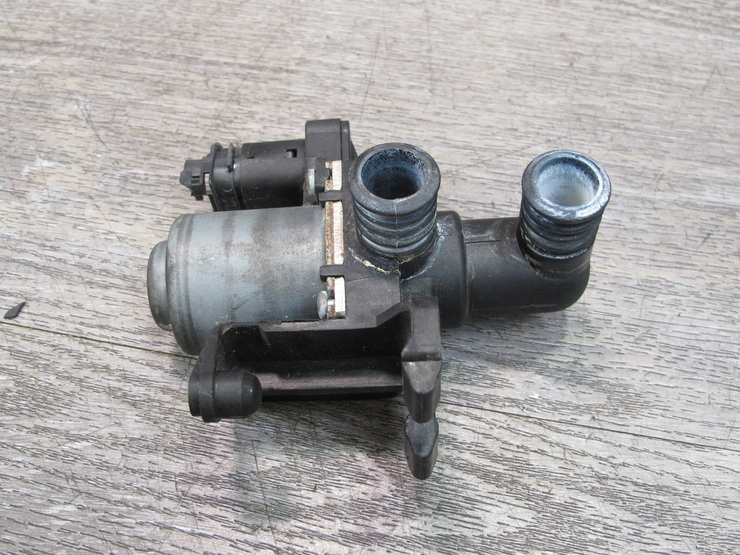 97-02 BMW E36/7 Z3 Heater Control Water Valve 8375443 OEM