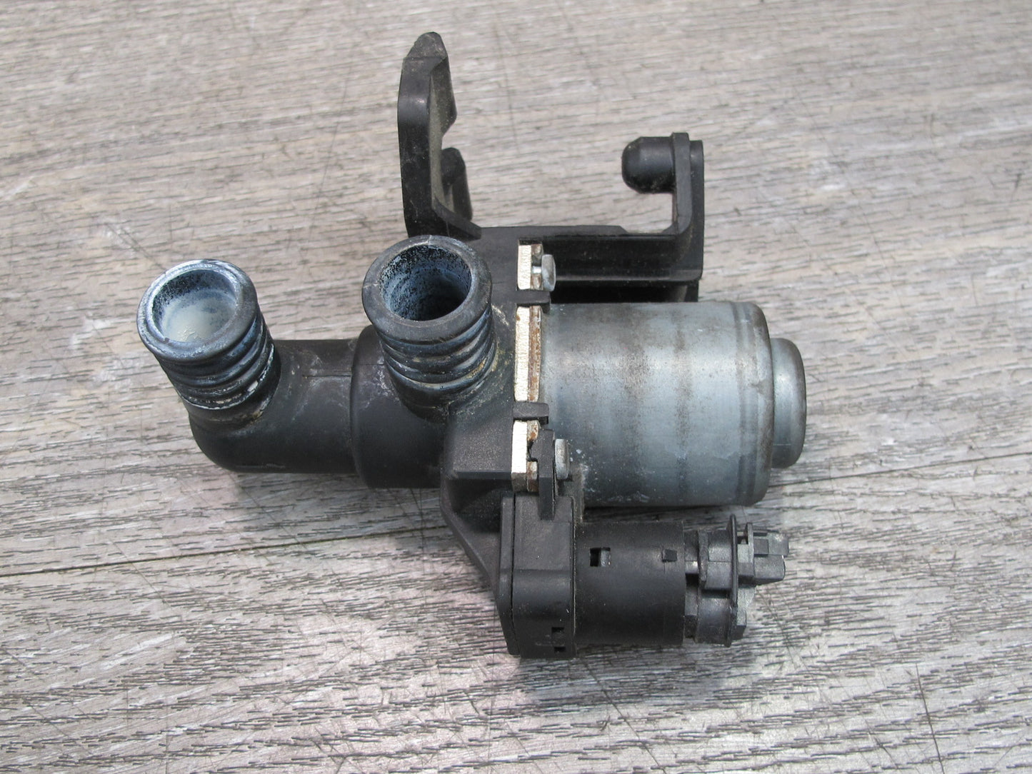97-02 BMW E36/7 Z3 Heater Control Water Valve 8375443 OEM