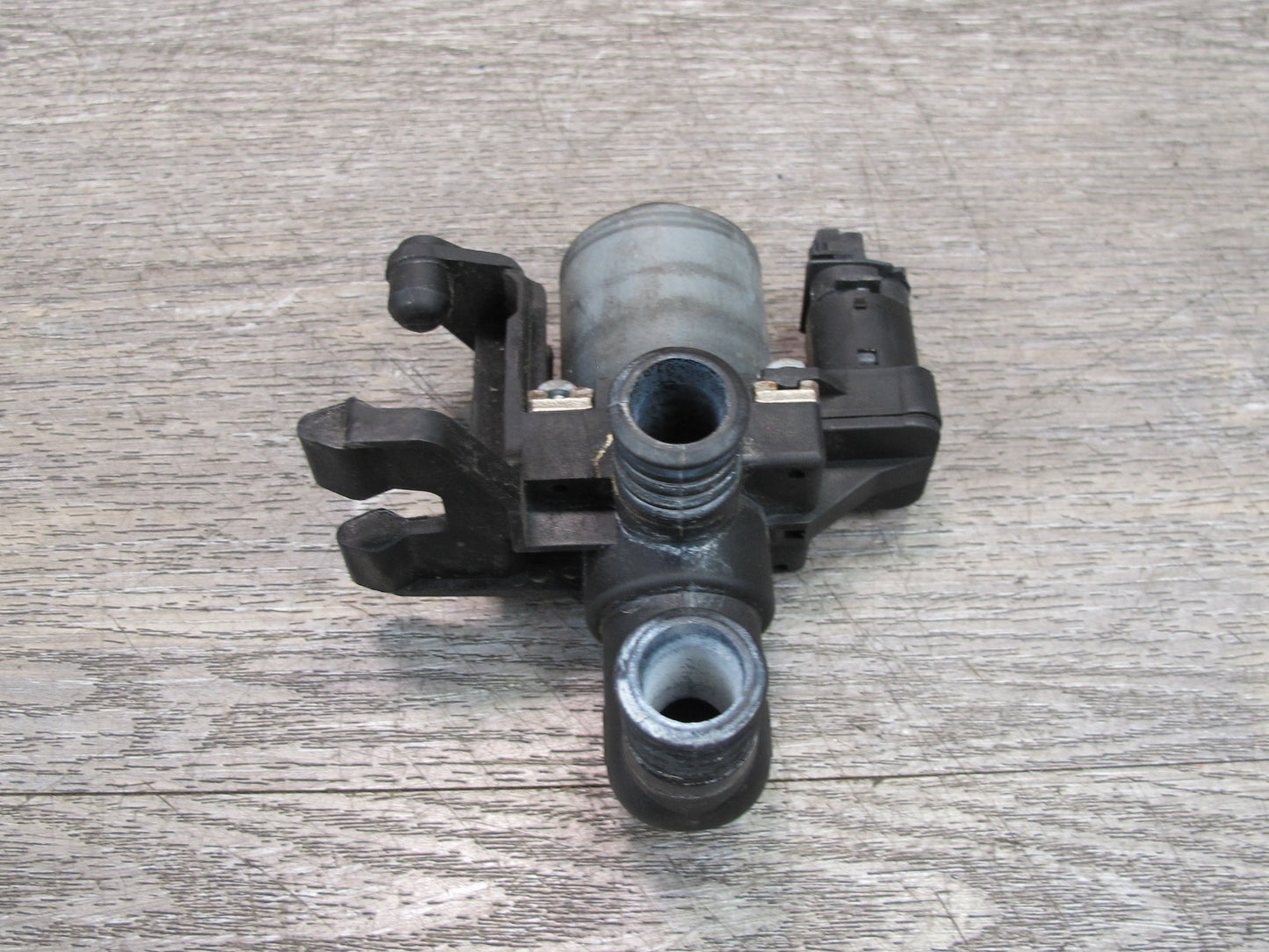 97-02 BMW E36/7 Z3 Heater Control Water Valve 8375443 OEM