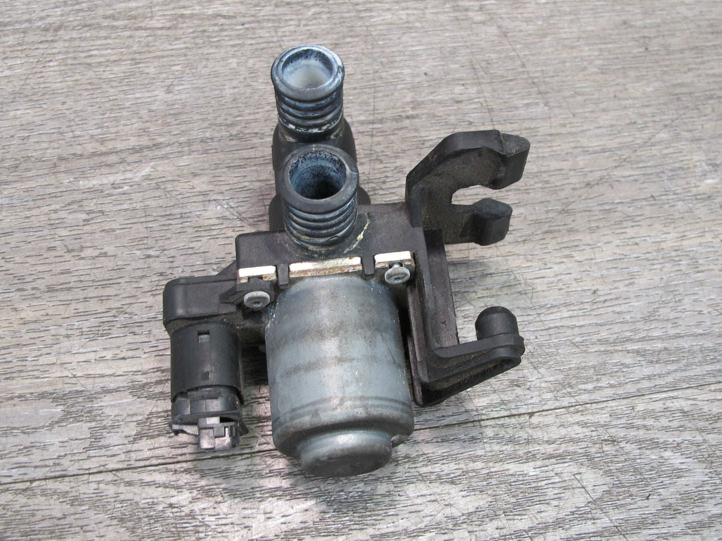 97-02 BMW E36/7 Z3 Heater Control Water Valve 8375443 OEM