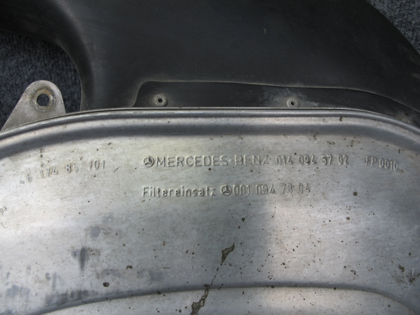 86-91 Mercedes W126 C126 560SEC 560SEL Air Intake Cleaner Filter Box OEM