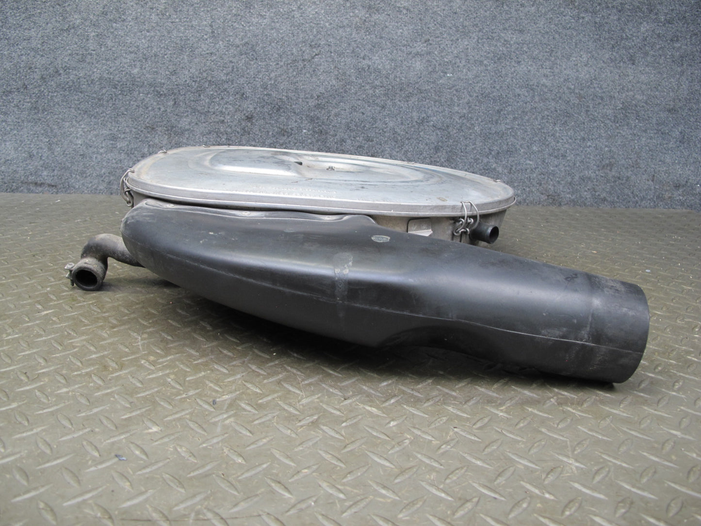 86-91 Mercedes W126 C126 560SEC 560SEL Air Intake Cleaner Filter Box OEM