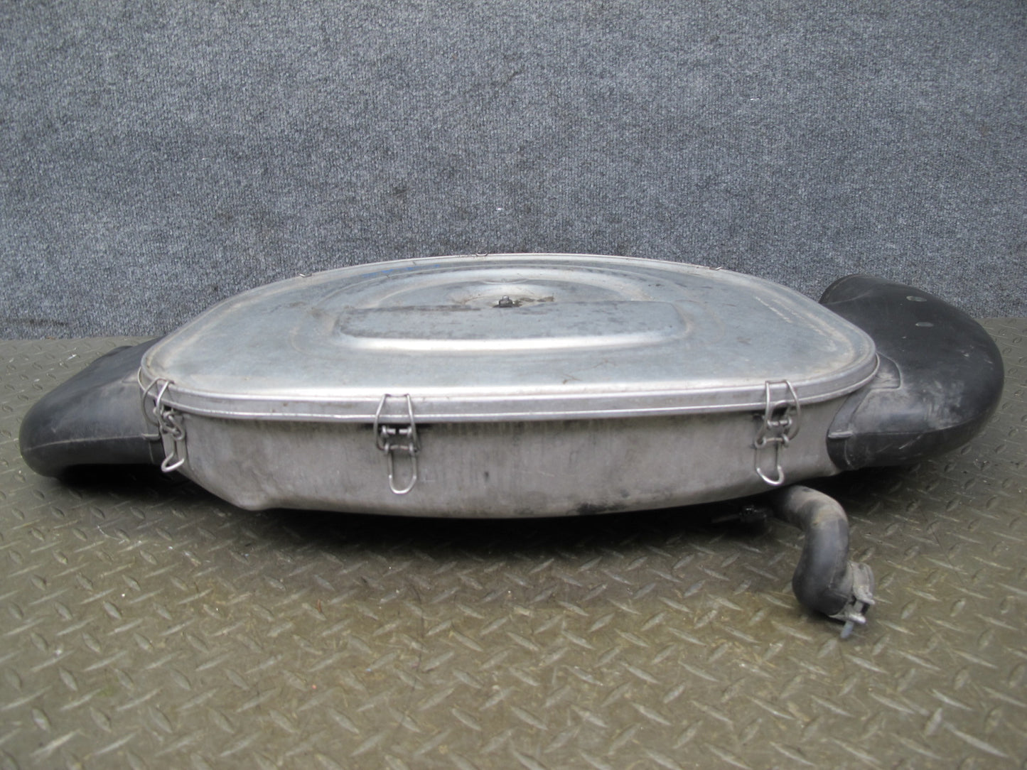 86-91 Mercedes W126 C126 560SEC 560SEL Air Intake Cleaner Filter Box OEM