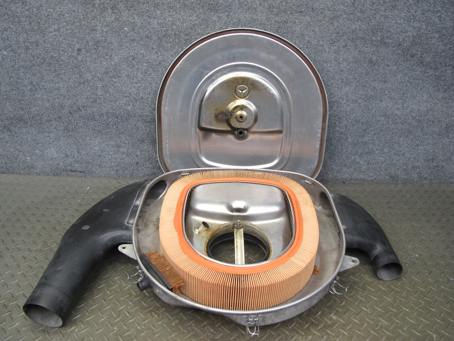 86-91 Mercedes W126 C126 560SEC 560SEL Air Intake Cleaner Filter Box OEM