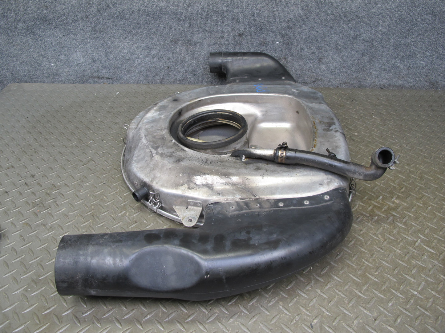 86-91 Mercedes W126 C126 560SEC 560SEL Air Intake Cleaner Filter Box OEM